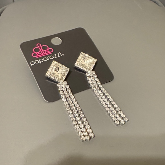🛍️Silver Rhinestone Dangle Earrings - Picture 1 of 2